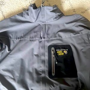 XL mens coat - Mountain Hardware.  Great Condition